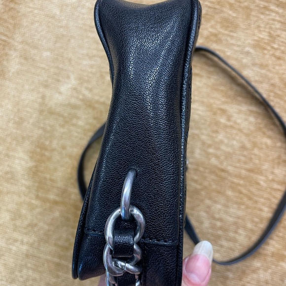 Tory Burch small black leather cross body bag with adjustable strap - Picture 6 of 12